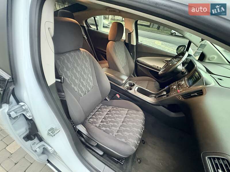 Хэтчбек Chevrolet Volt 2015 в Одессе