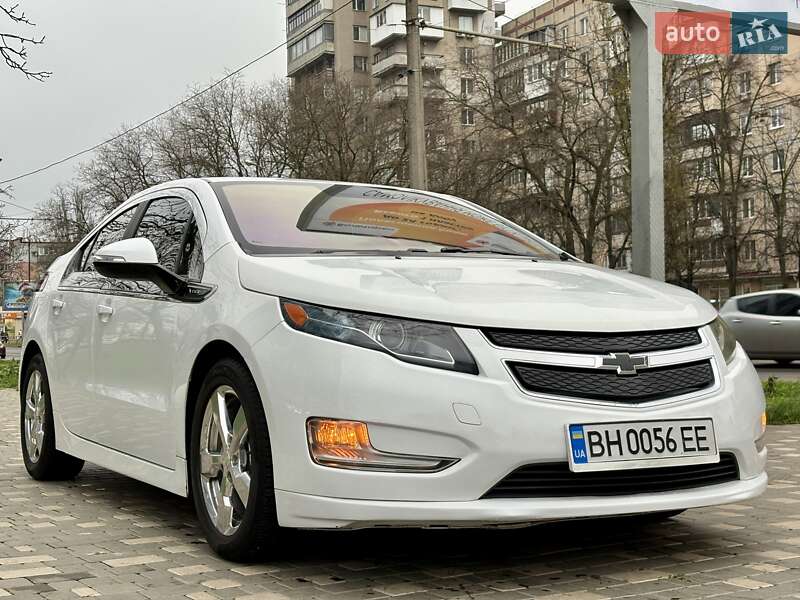 Хэтчбек Chevrolet Volt 2015 в Одессе