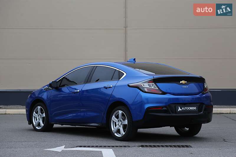 Хэтчбек Chevrolet Volt 2017 в Киеве