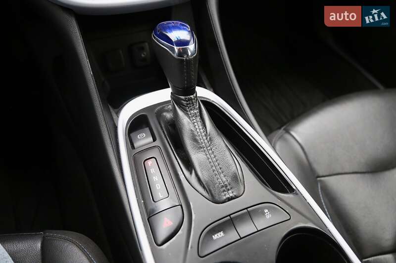 Хэтчбек Chevrolet Volt 2017 в Киеве