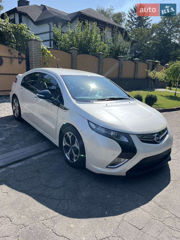 Хэтчбек Chevrolet Volt 2013 в Днепре