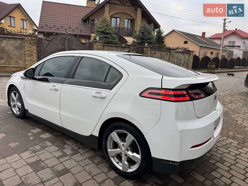 Хэтчбек Chevrolet Volt 2013 в Ивано-Франковске