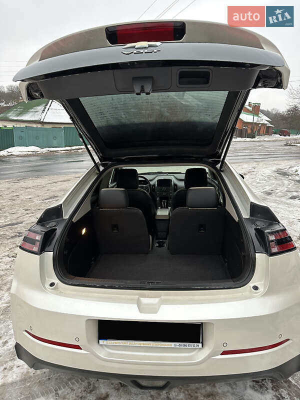 Хэтчбек Chevrolet Volt 2012 в Полтаве