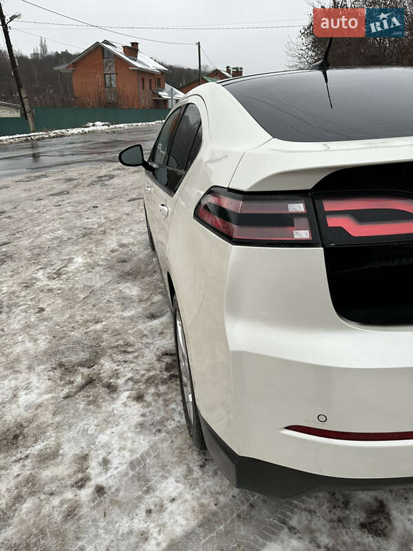 Хэтчбек Chevrolet Volt 2012 в Полтаве