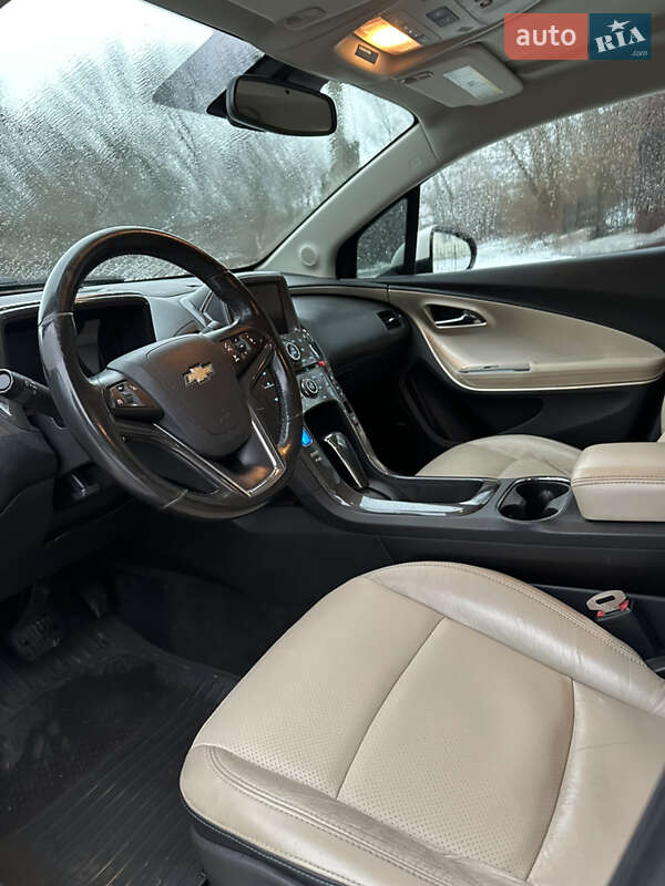Хэтчбек Chevrolet Volt 2012 в Полтаве