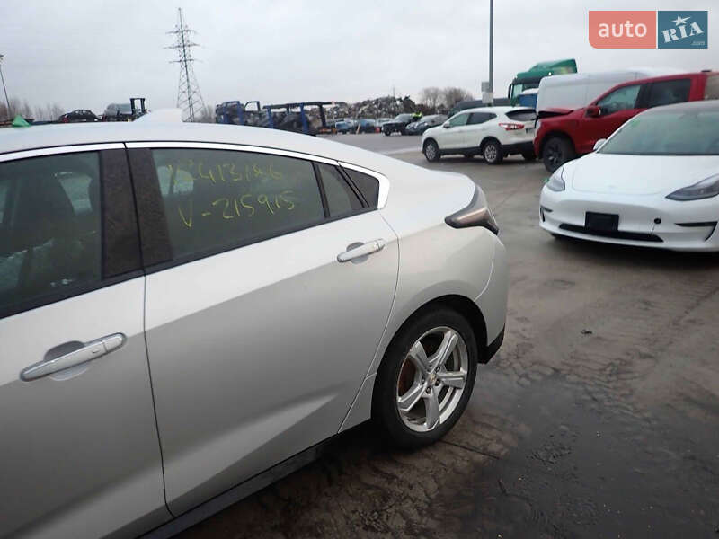 Хэтчбек Chevrolet Volt 2017 в Львове