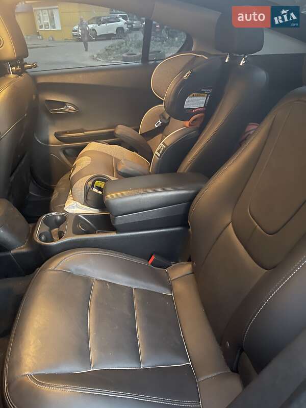 Хэтчбек Chevrolet Volt 2014 в Черкассах