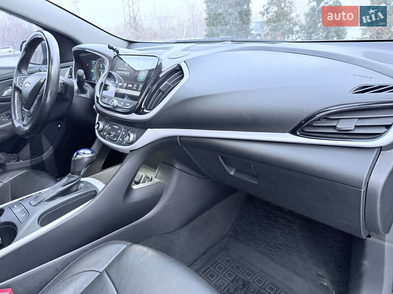 Хэтчбек Chevrolet Volt 2018 в Киеве
