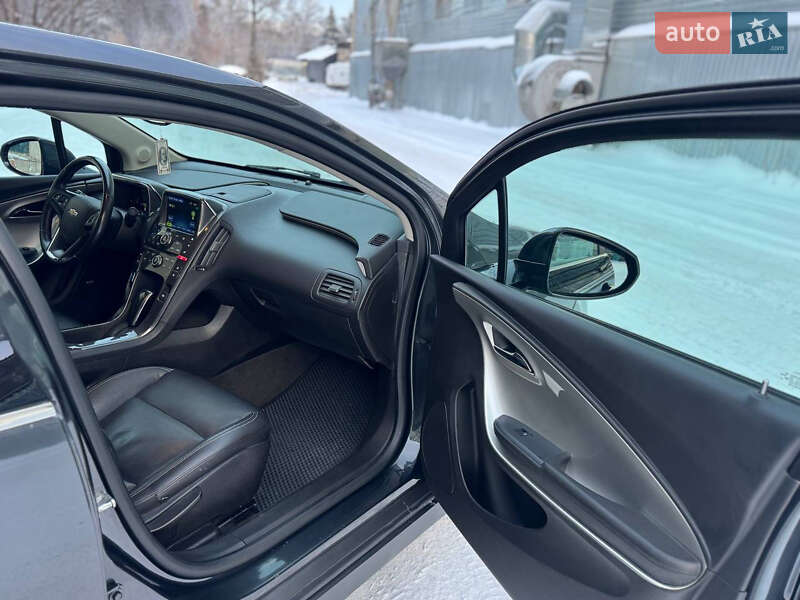 Хэтчбек Chevrolet Volt 2013 в Киеве