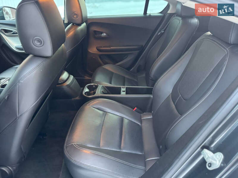 Хэтчбек Chevrolet Volt 2013 в Киеве
