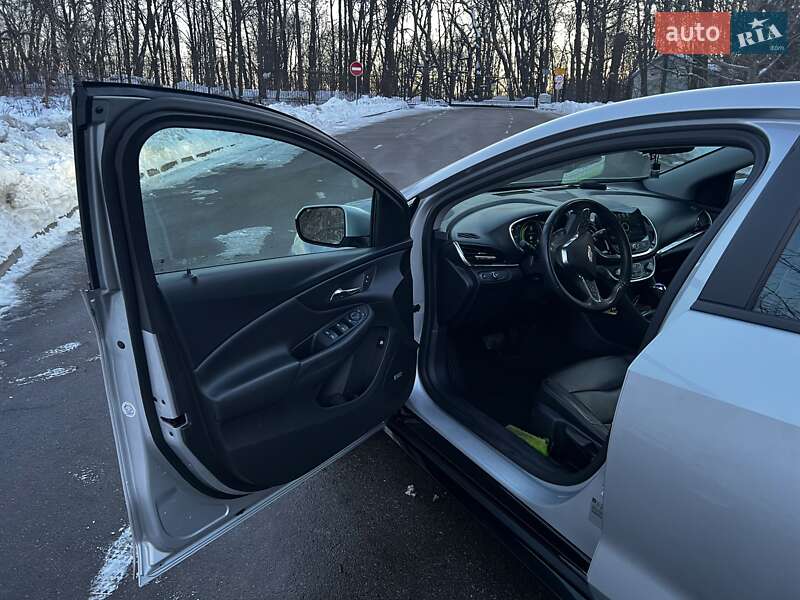 Хетчбек Chevrolet Volt 2016 в Києві