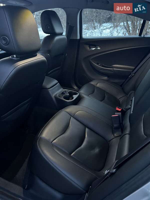 Хетчбек Chevrolet Volt 2016 в Києві