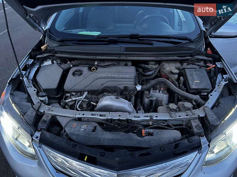 Хетчбек Chevrolet Volt 2016 в Києві