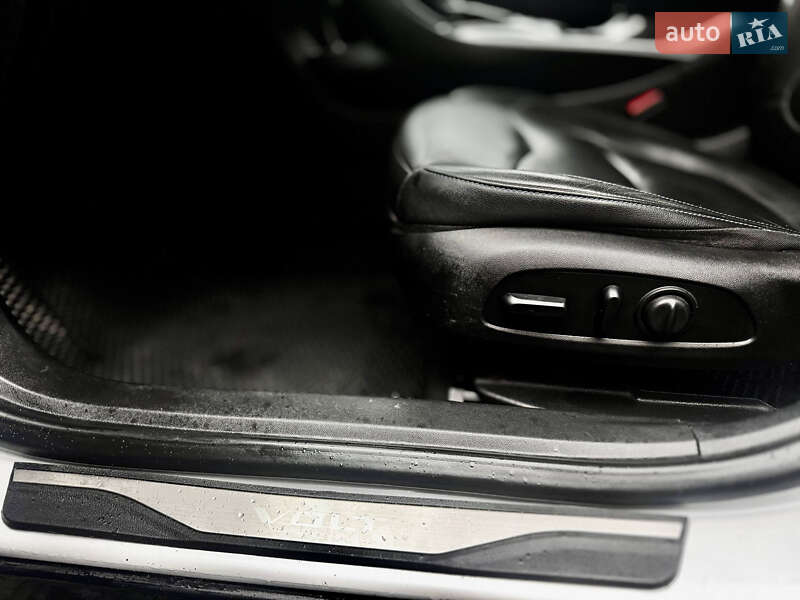 Хетчбек Chevrolet Volt 2019 в Сторожинці