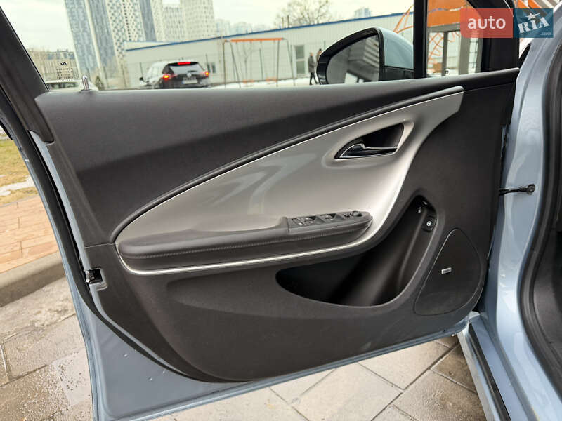 Хэтчбек Chevrolet Volt 2013 в Киеве фото 10 Хэтчбек Chevrolet Volt 2013 в Киеве