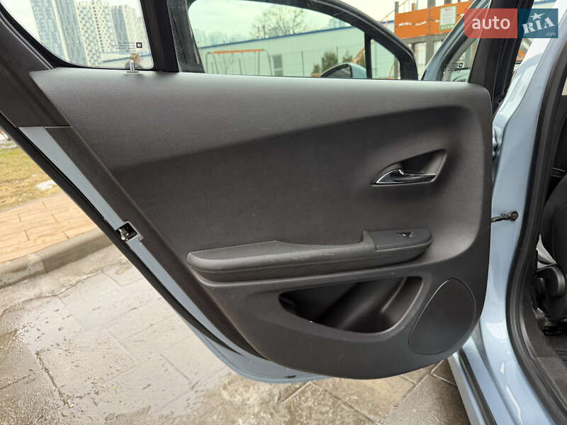 Хэтчбек Chevrolet Volt 2013 в Киеве фото 15 Хэтчбек Chevrolet Volt 2013 в Киеве