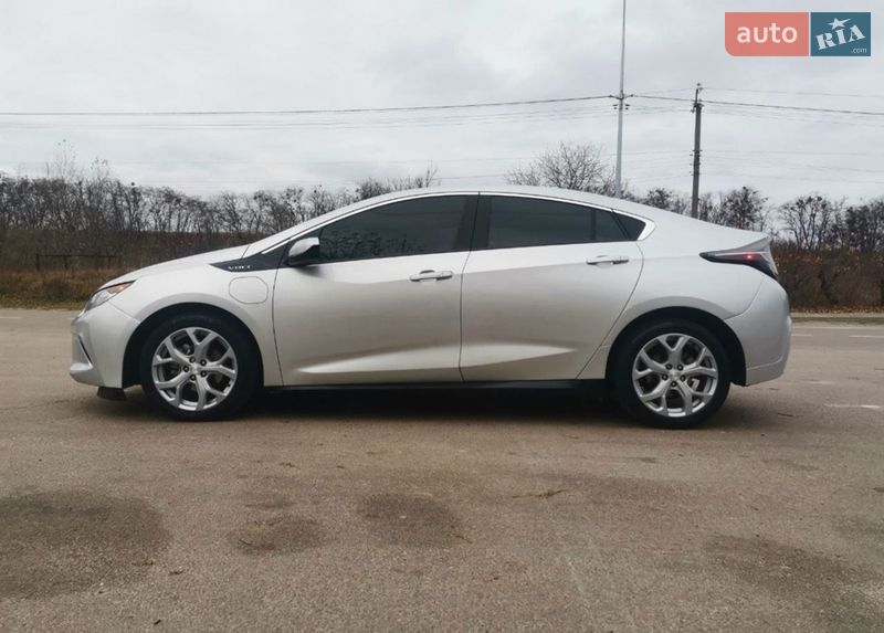 Хэтчбек Chevrolet Volt 2016 в Киеве