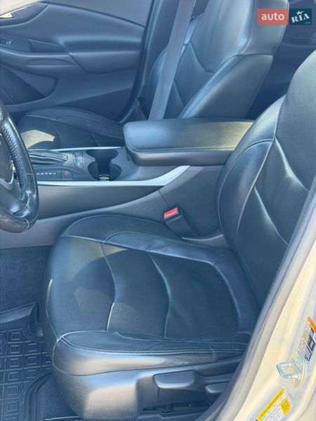 Хэтчбек Chevrolet Volt 2015 в Киеве