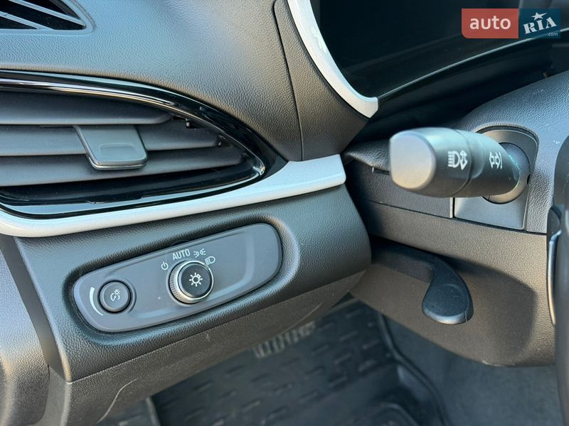 Хэтчбек Chevrolet Volt 2015 в Киеве