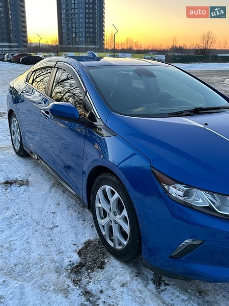 Хэтчбек Chevrolet Volt 2017 в Киеве