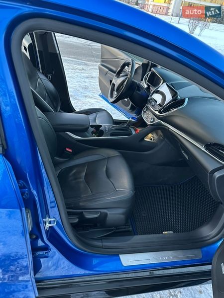 Хэтчбек Chevrolet Volt 2017 в Киеве