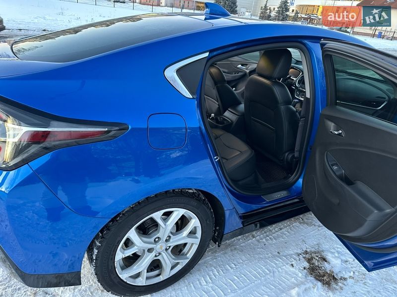 Хэтчбек Chevrolet Volt 2017 в Киеве