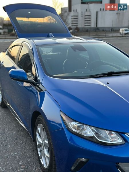 Хэтчбек Chevrolet Volt 2017 в Киеве