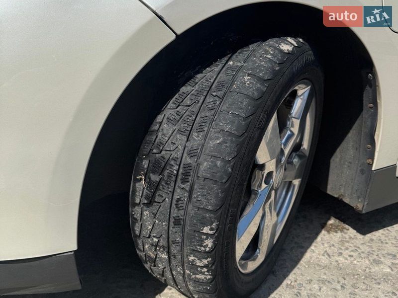 Хэтчбек Chevrolet Volt 2013 в Никополе