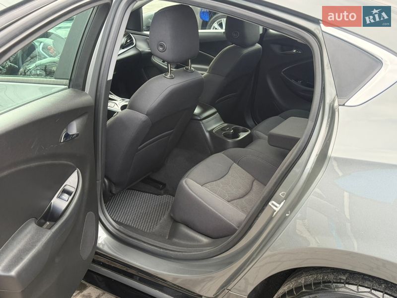 Хэтчбек Chevrolet Volt 2016 в Днепре