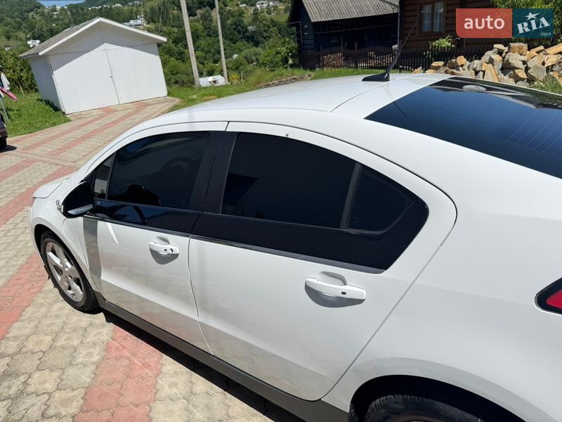 Хэтчбек Chevrolet Volt 2014 в Косове