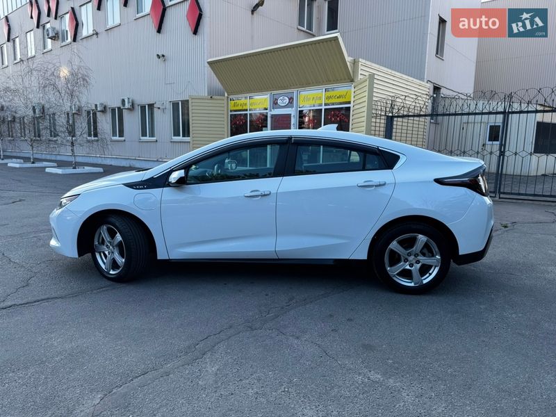 Хэтчбек Chevrolet Volt 2017 в Полтаве