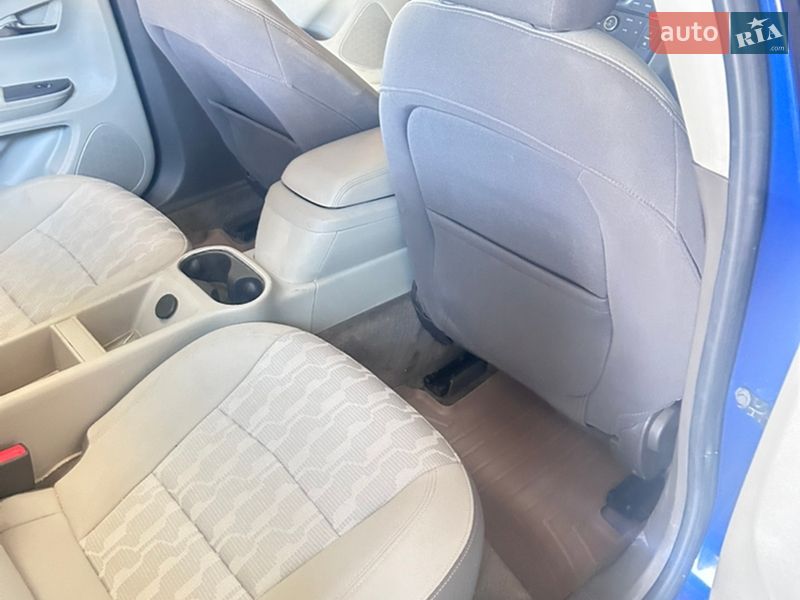 Хэтчбек Chevrolet Volt 2012 в Чутове