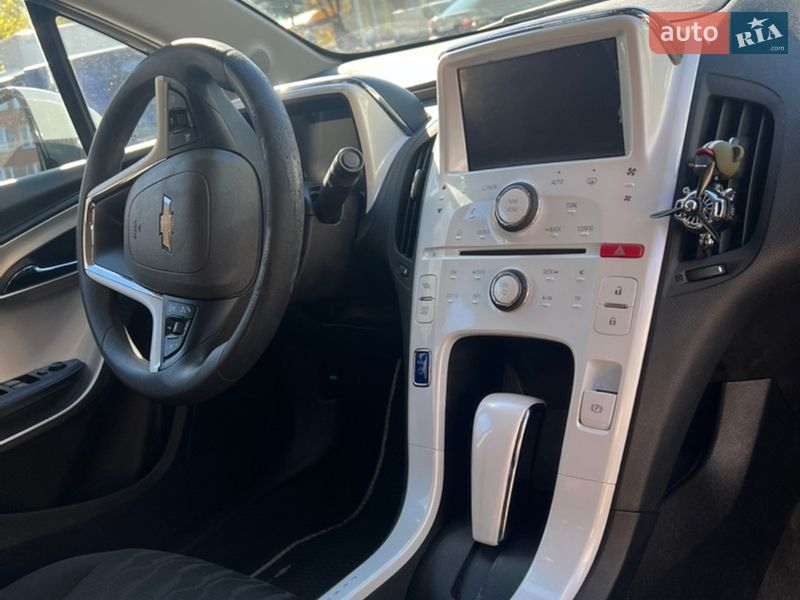 Хэтчбек Chevrolet Volt 2013 в Святопетровское