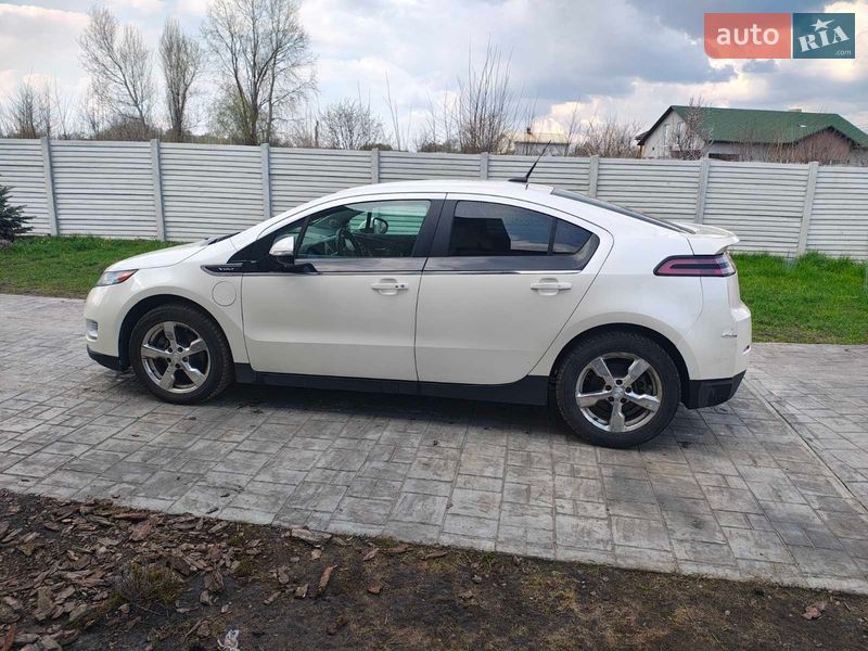 Хэтчбек Chevrolet Volt 2012 в Киеве