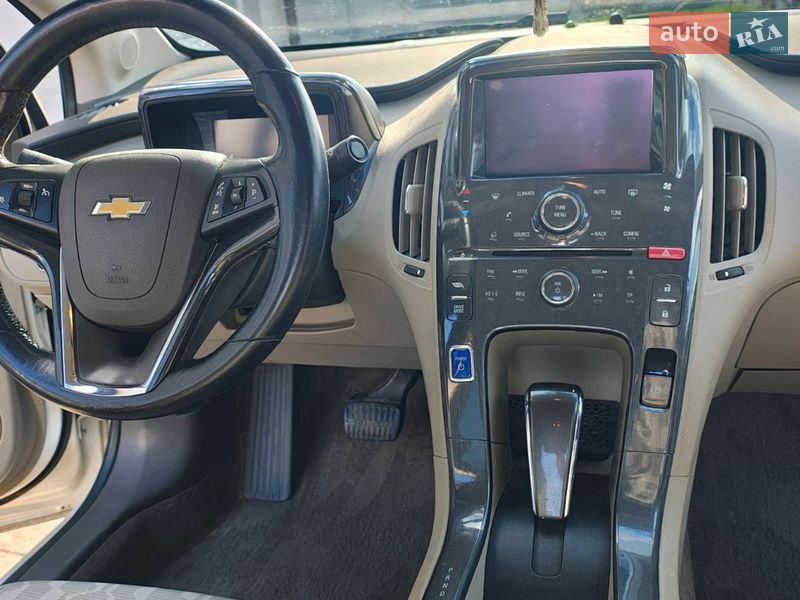 Хэтчбек Chevrolet Volt 2012 в Киеве