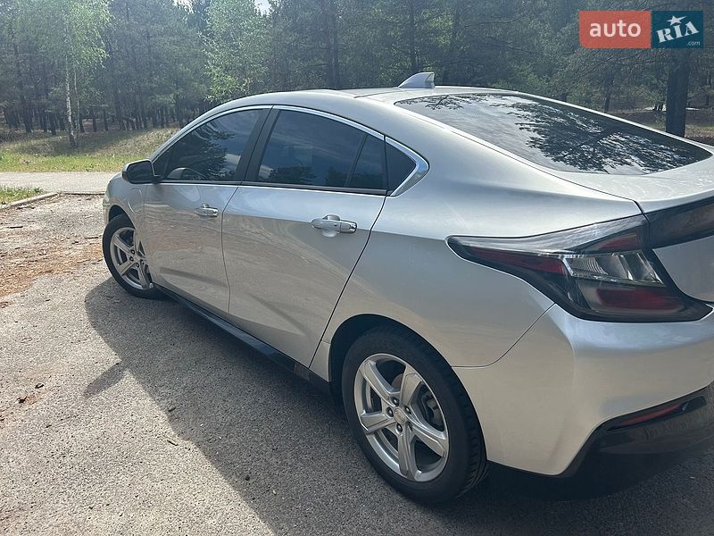 Хэтчбек Chevrolet Volt 2018 в Киеве