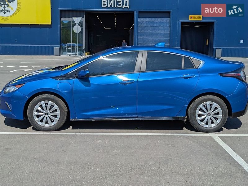 Хэтчбек Chevrolet Volt 2016 в Чернигове