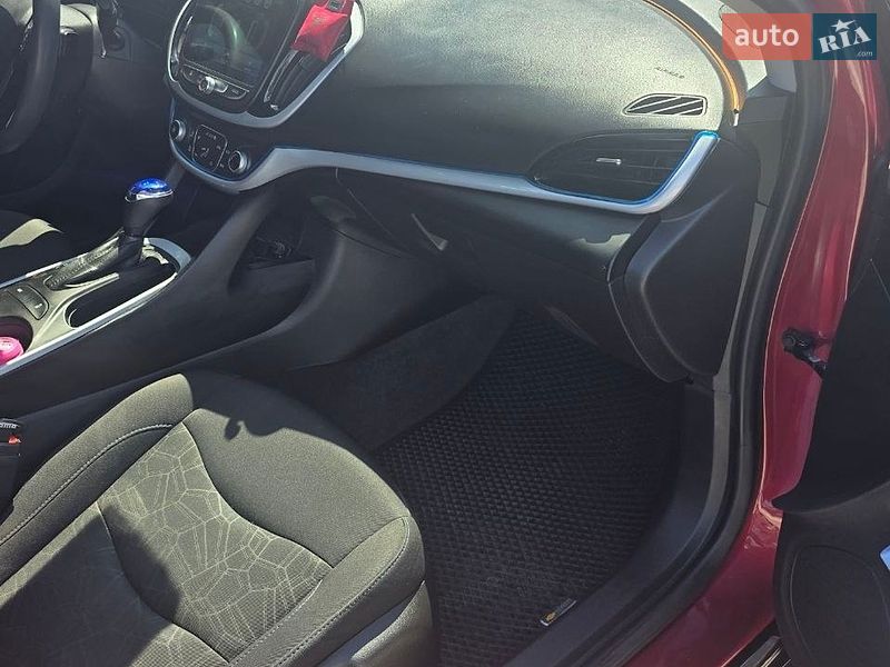 Хэтчбек Chevrolet Volt 2018 в Днепре