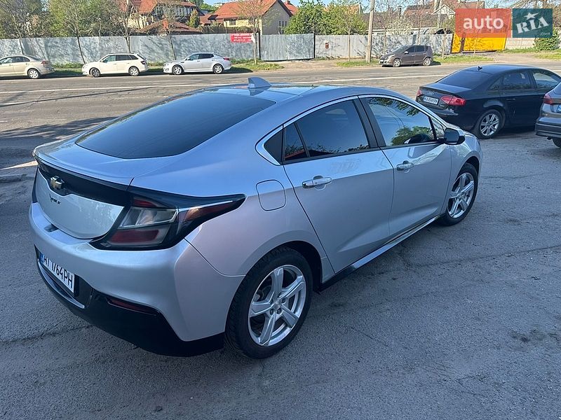 Хэтчбек Chevrolet Volt 2017 в Киеве