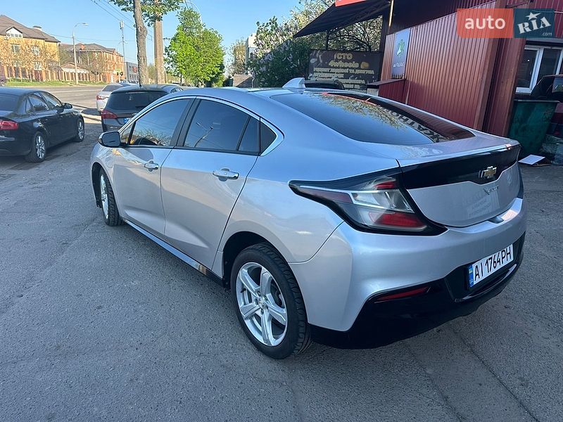Хэтчбек Chevrolet Volt 2017 в Киеве