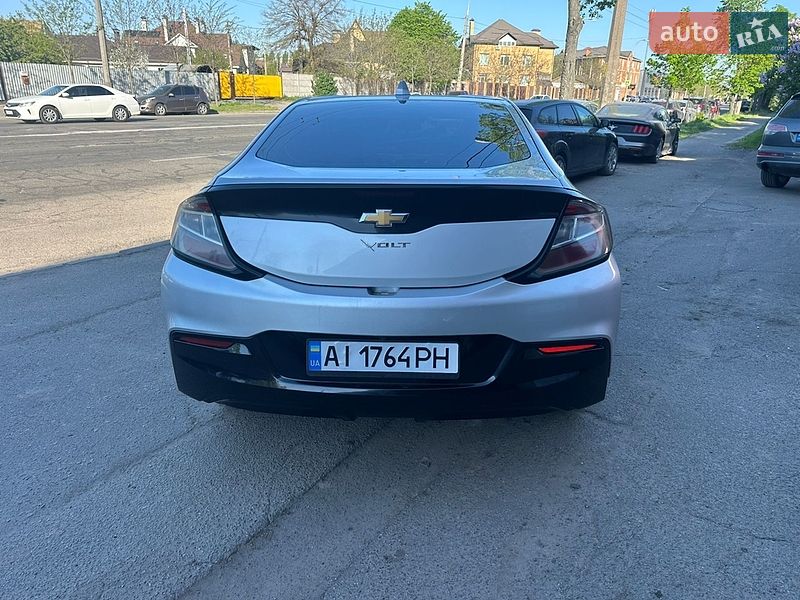 Хэтчбек Chevrolet Volt 2017 в Киеве