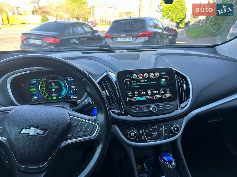 Хэтчбек Chevrolet Volt 2017 в Киеве