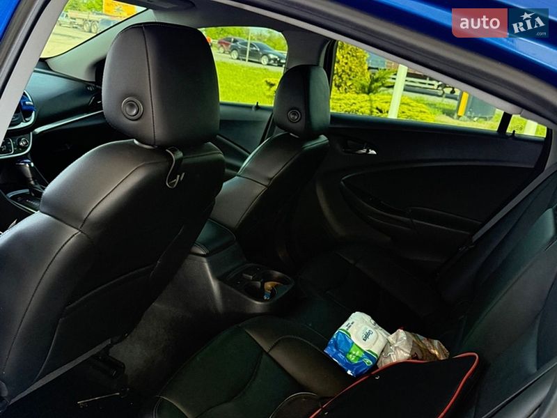 Хетчбек Chevrolet Volt 2016 в Дніпрі