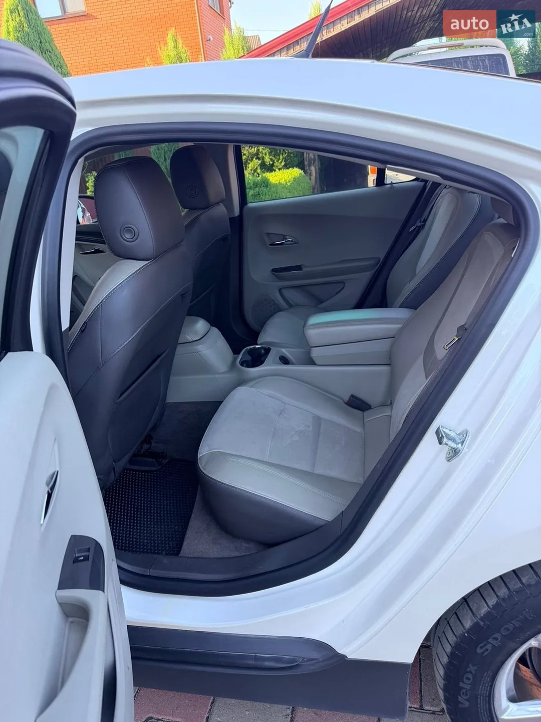 2012 Chevrolet Volt - мініатюра 3