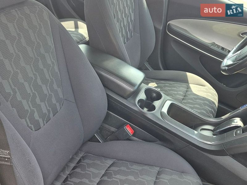 Хэтчбек Chevrolet Volt 2014 в Бирках