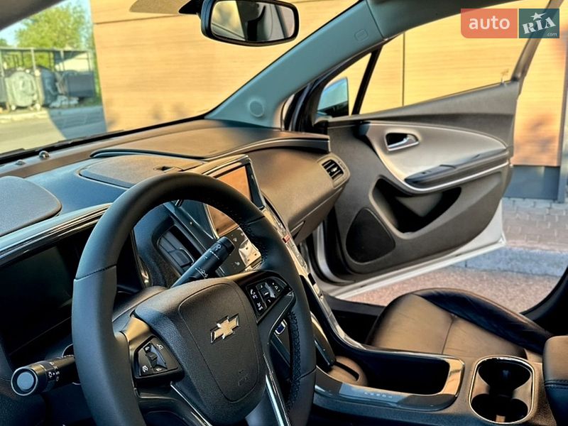 Хэтчбек Chevrolet Volt 2011 в Днепре