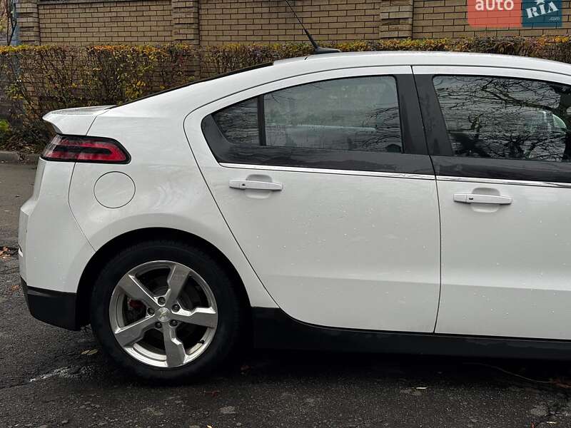 Хетчбек Chevrolet Volt 2012 в Києві