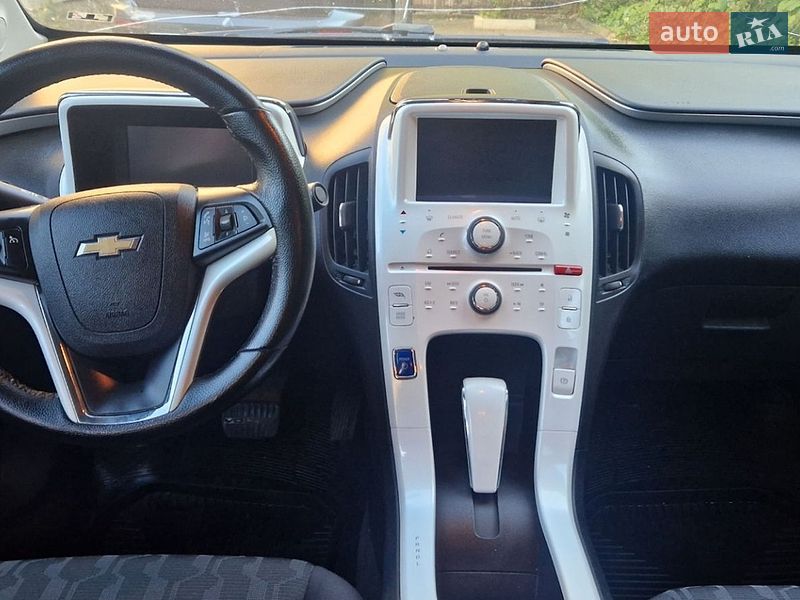 Хэтчбек Chevrolet Volt 2013 в Малине