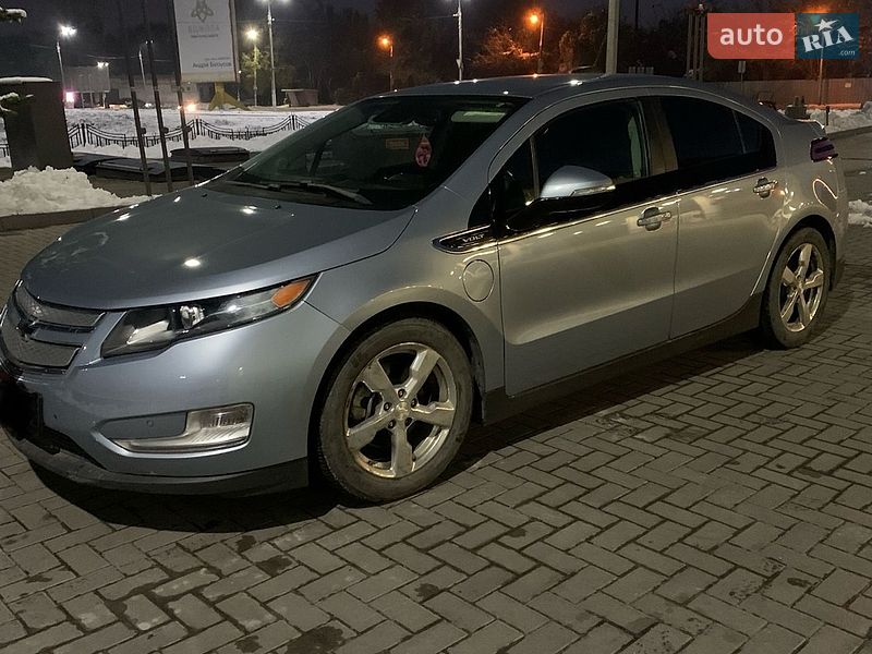 Хэтчбек Chevrolet Volt 2015 в Киеве