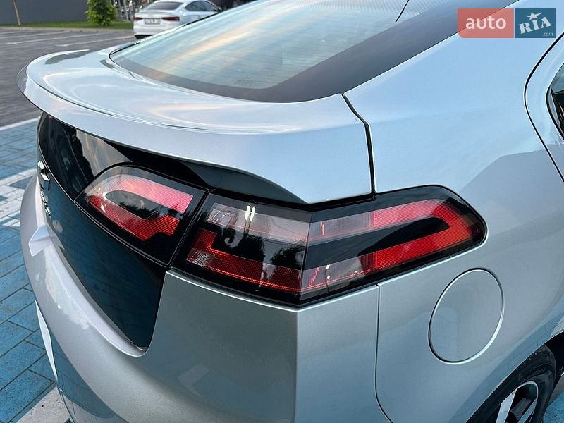 Хэтчбек Chevrolet Volt 2011 в Луцке